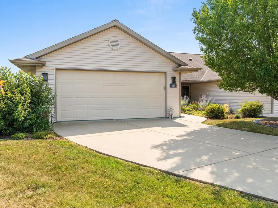 539 Mapleleaf COURT, Manitowoc, WI 54220 - #2