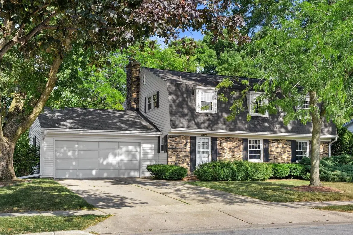 309 S University DRIVE, Waukesha, WI 53188 - #1