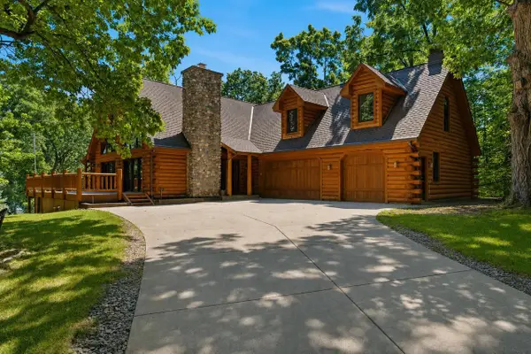 5633 Contour ROAD, Waterford, WI 53185
