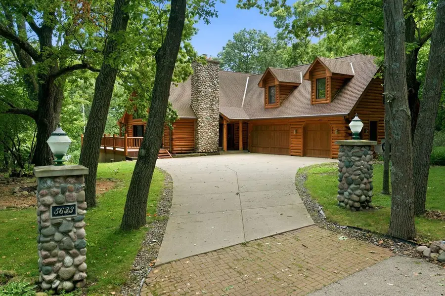 5633 Contour ROAD, Waterford, WI 53185 - #2