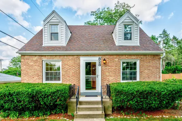 828 N 113th STREET, Wauwatosa, WI 53226
