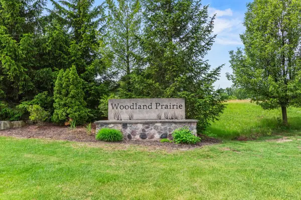 6751 S PRAIRIEWOOD LANE #6749, Franklin, WI 53132