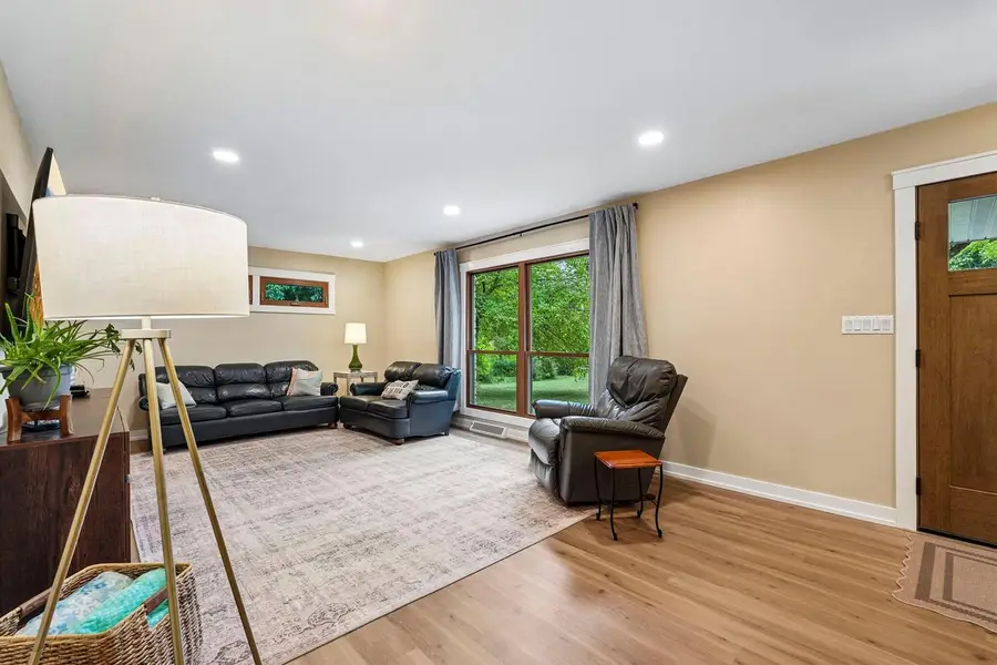 1389 Glenbrook DRIVE, Cedarburg, WI 53012 - #2