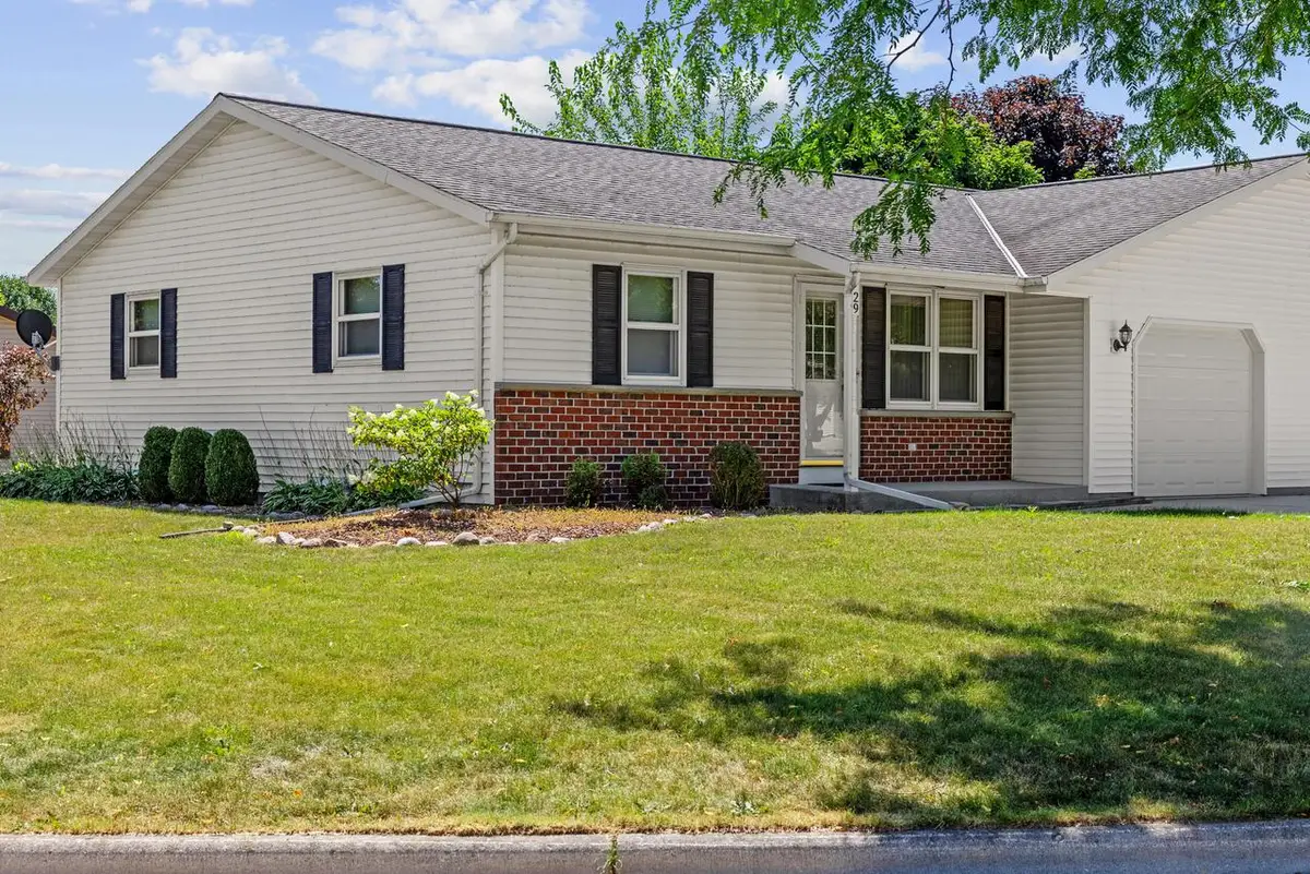 29 Beth CIRCLE, Plymouth, WI 53073 - #1
