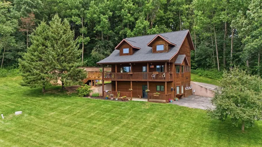 W16402 Malchaski LANE, Galesville, WI 54630 - #2