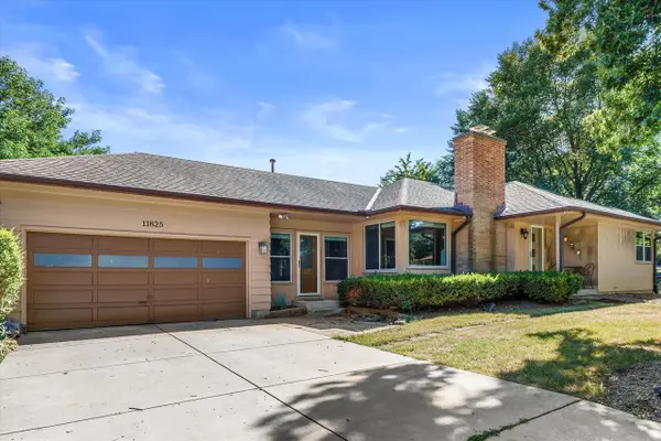 11825 W Elmhurst PARKWAY, Wauwatosa, WI 53226