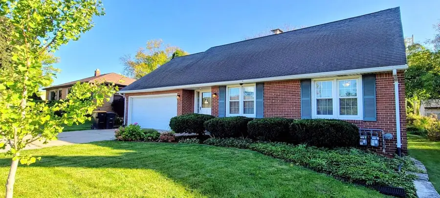 9715 W Wisconsin AVENUE, Wauwatosa, WI 53226 - #2