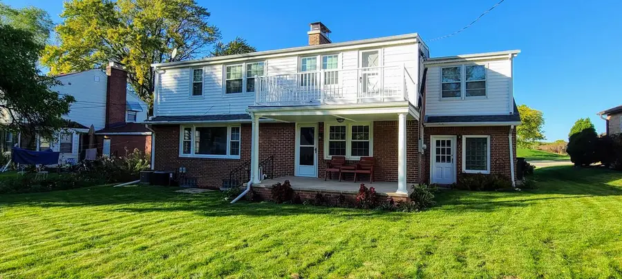 9715 W Wisconsin AVENUE, Wauwatosa, WI 53226 - #3