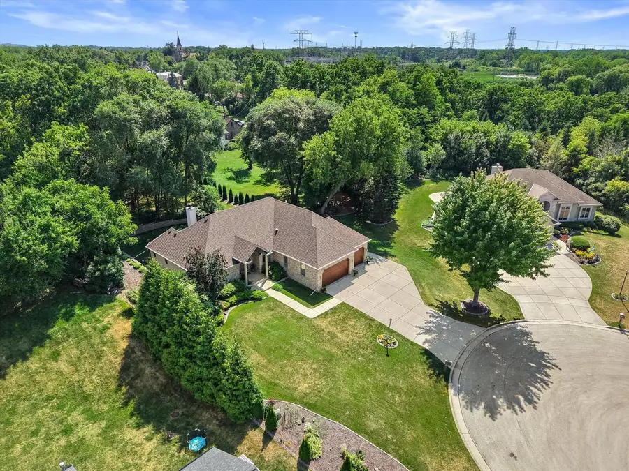 11221 W Drake LANE, Franklin, WI 53132 - #2