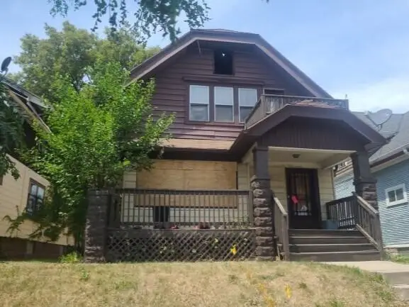3223 N 16th STREET, Milwaukee, WI 53206