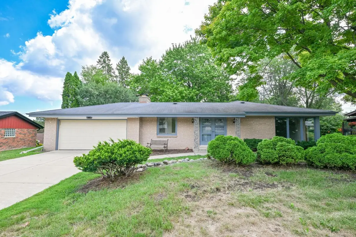 3660 S Joseph ROAD, New Berlin, WI 53151 - #1