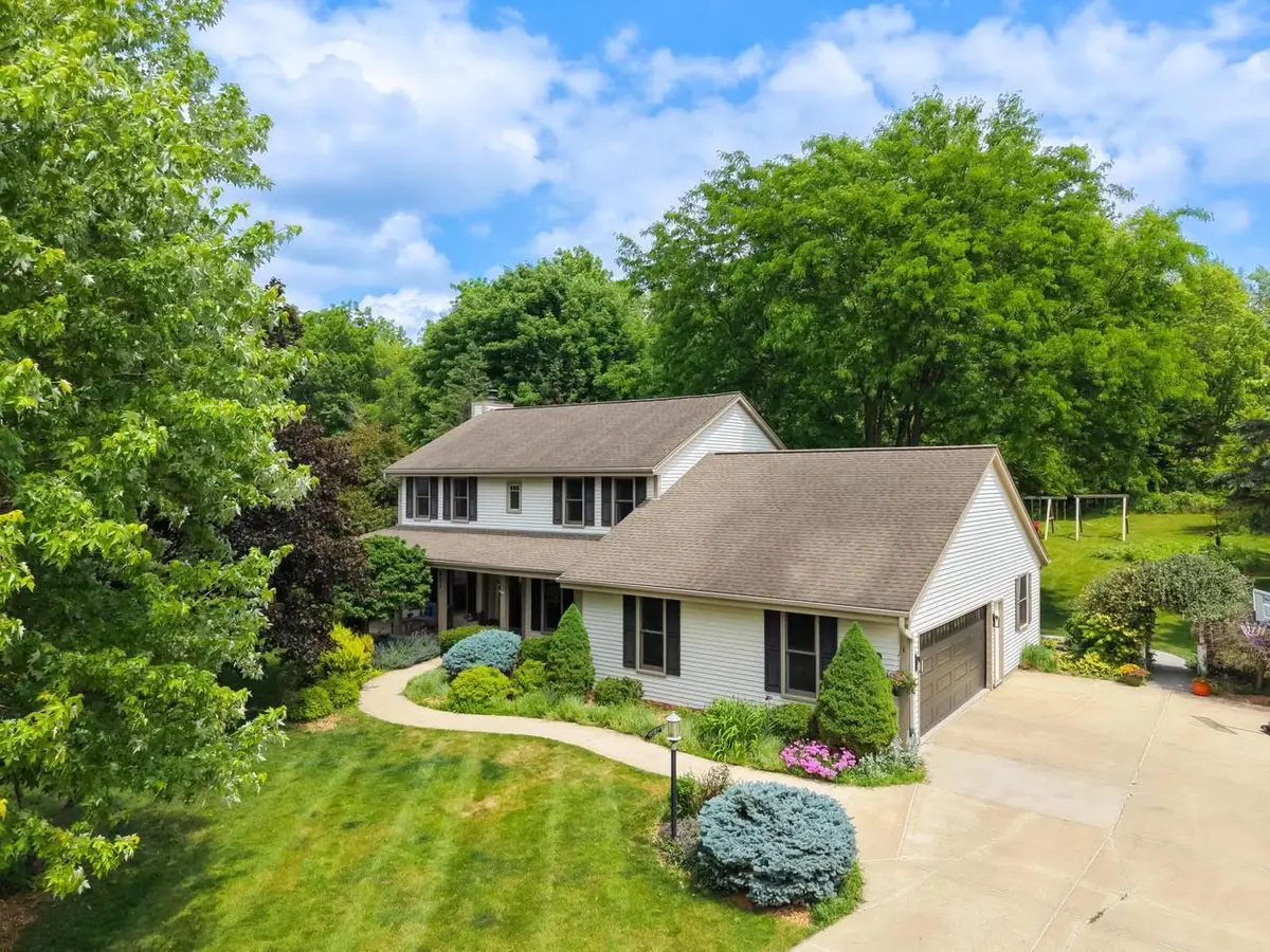 952 Greenway TERRACE, Hartland, WI 53029 - #1