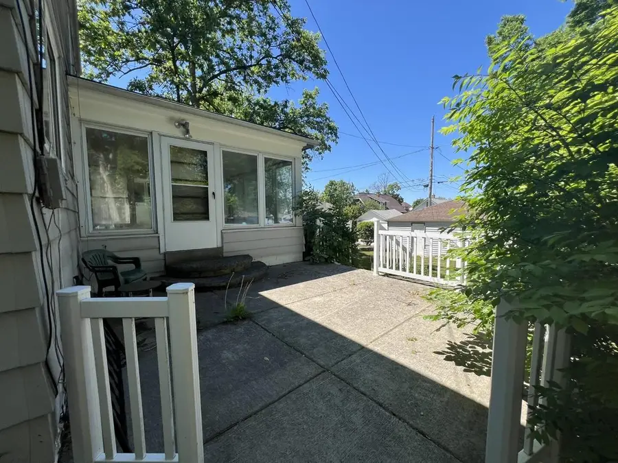 6402 W Girard AVENUE, Milwaukee, WI 53210 - #2