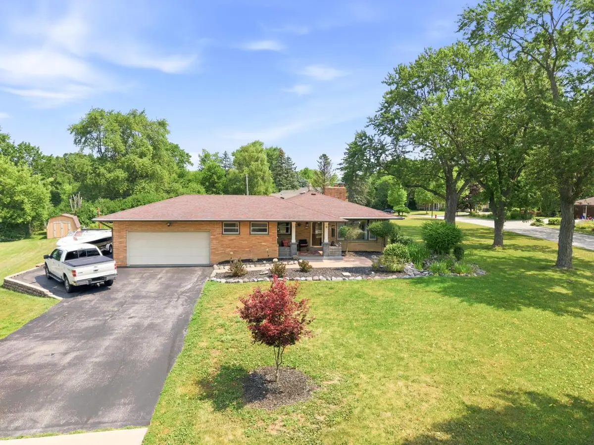 10400 W Pallottine DRIVE, Greenfield, WI 53228 - #1