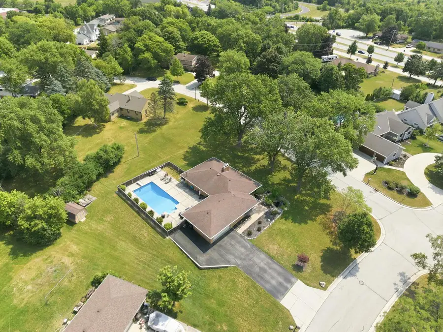 10400 W Pallottine DRIVE, Greenfield, WI 53228 - #2