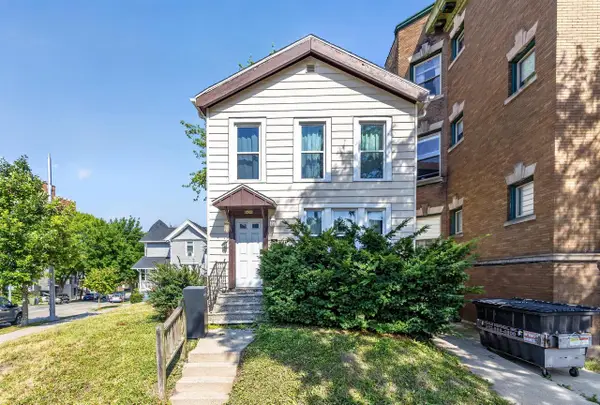1450 N Humboldt AVENUE, Milwaukee, WI 53202