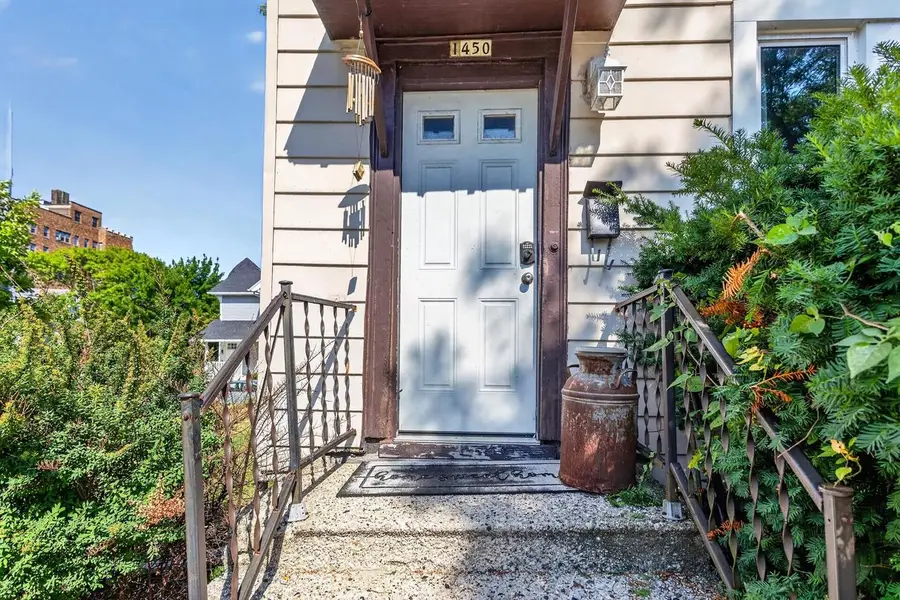 1450 N Humboldt AVENUE, Milwaukee, WI 53202 - #3