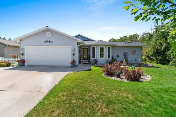 4517 Harvest CIRCLE, Manitowoc, WI 54220