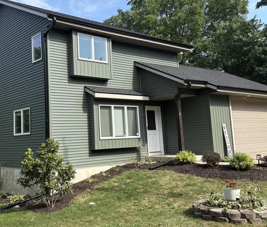 1586 Highland AVENUE, Hubertus, WI 53033 - #2
