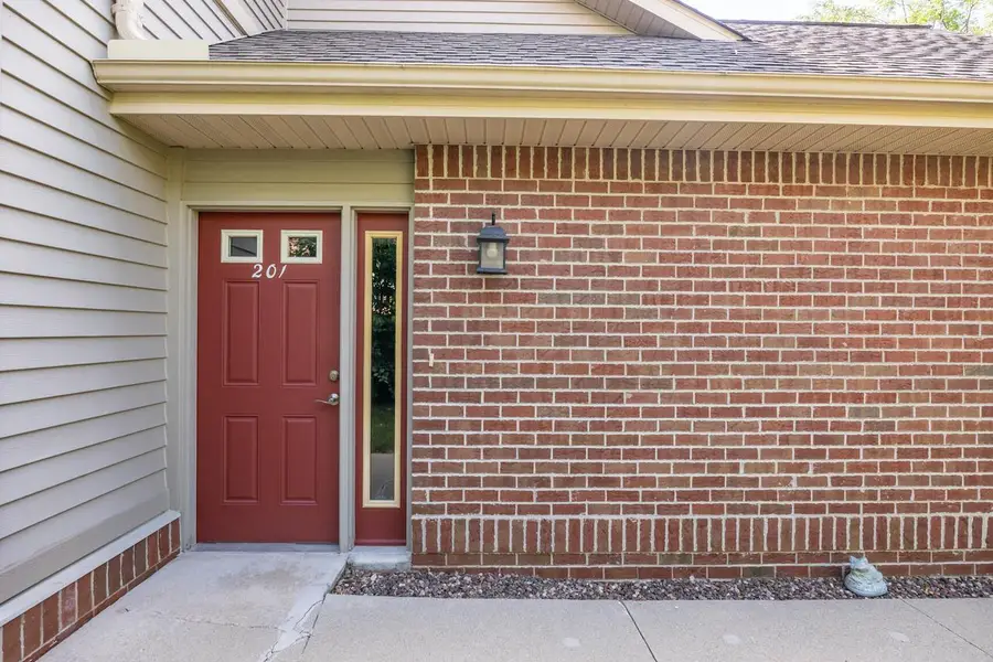 N82W13392 Fond du Lac AVENUE #201, Menomonee Falls, WI 53051 - #3