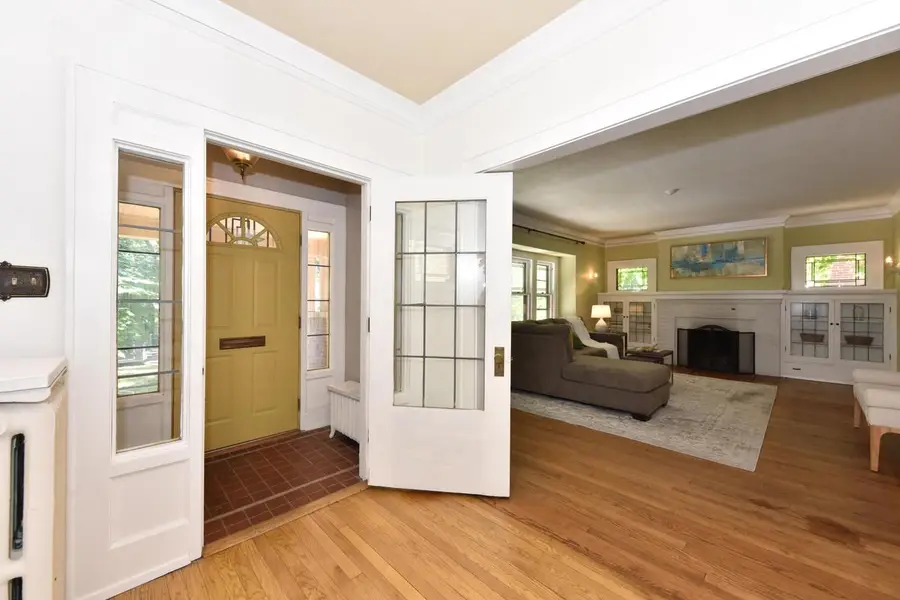 2565 N Grant BOULEVARD, Milwaukee, WI 53210 - #2
