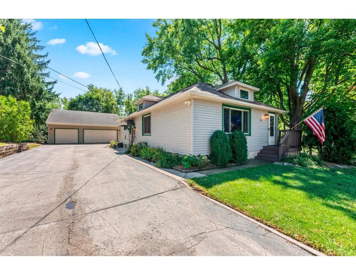 N52W35379 W Lake DRIVE, Oconomowoc, WI 53066 - #1