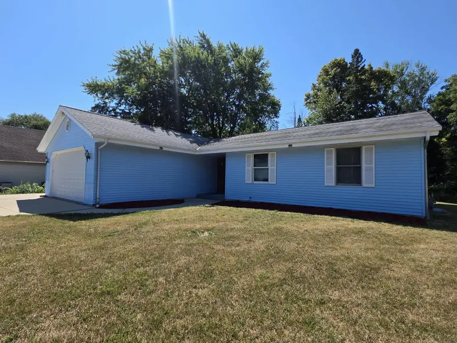 10719 W Calumet ROAD, Milwaukee, WI 53224 - #2
