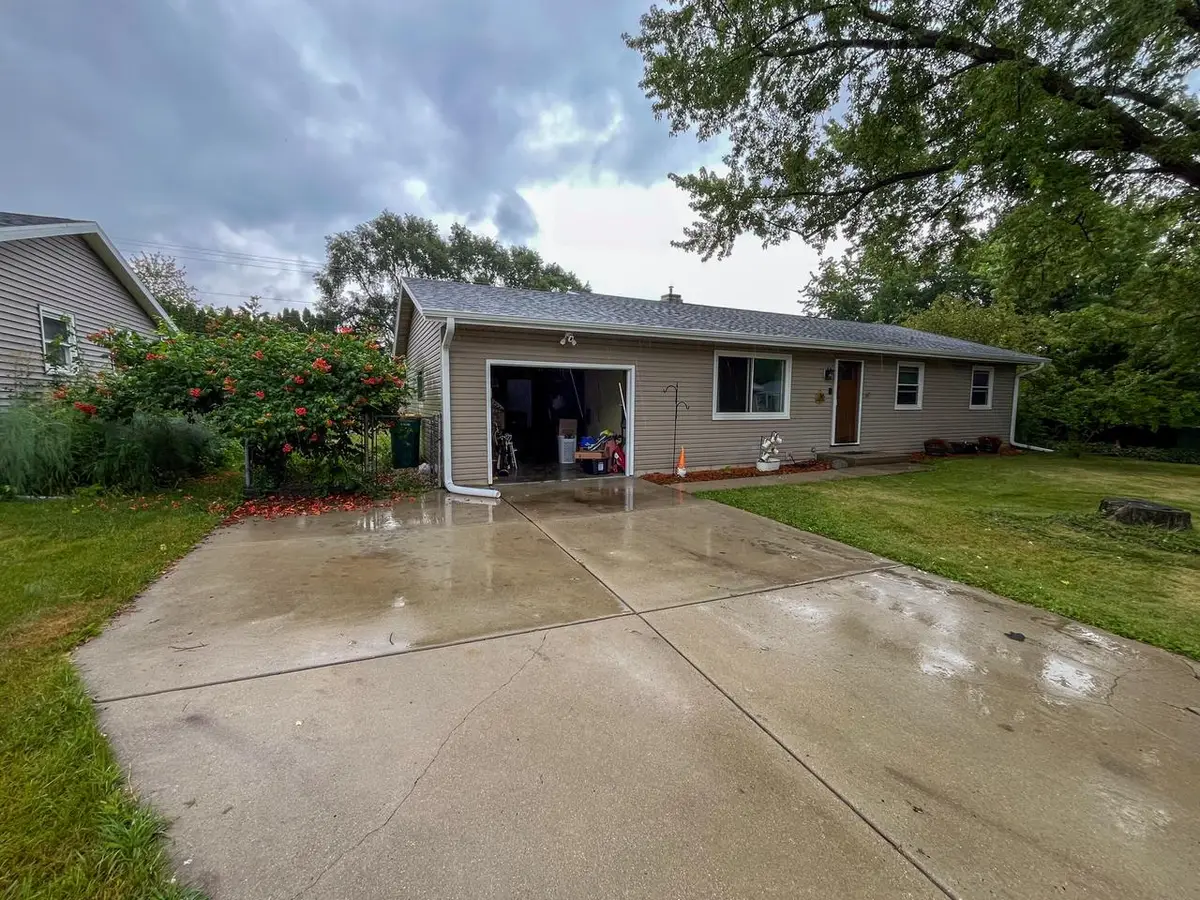 36 Edward AVENUE, Edgerton, WI 53534 - #1