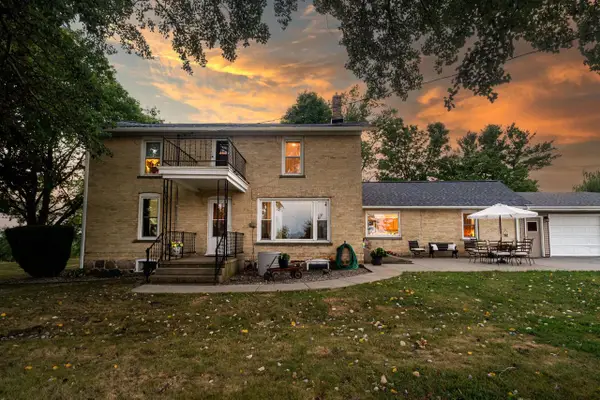 W1554 North Side DRIVE, Oconomowoc, WI 53066