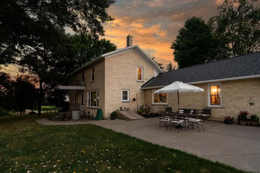 W1554 North Side DRIVE, Oconomowoc, WI 53066 - #2