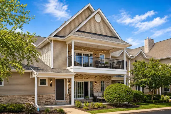 7942 Williamsburg COURT #201, Bristol, WI 53104