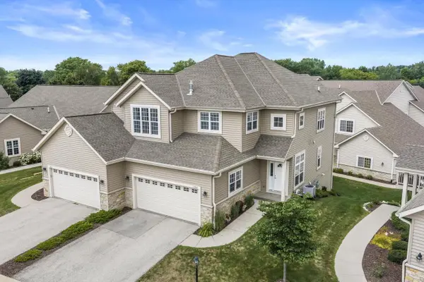 21842 S Weather Edge CIRCLE #232, Lannon, WI 53046