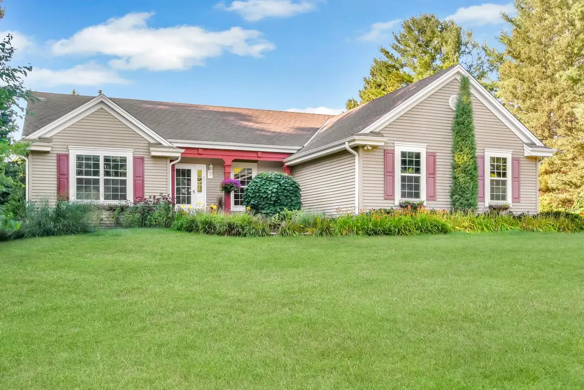 1402 Amys PLACE, West Bend, WI 53090 - #1