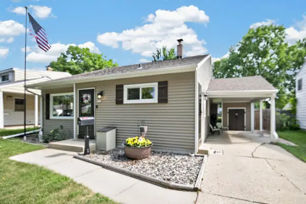 8036 W Scranton PLACE, Milwaukee, WI 53218
