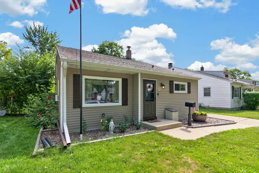 8036 W Scranton PLACE, Milwaukee, WI 53218 - #3