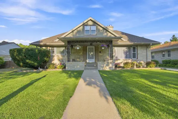 10727 W Grantosa DRIVE, Wauwatosa, WI 53222