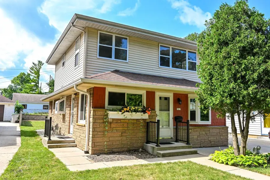 7817 W Mt. Vernon AVENUE, Milwaukee, WI 53213 - #2