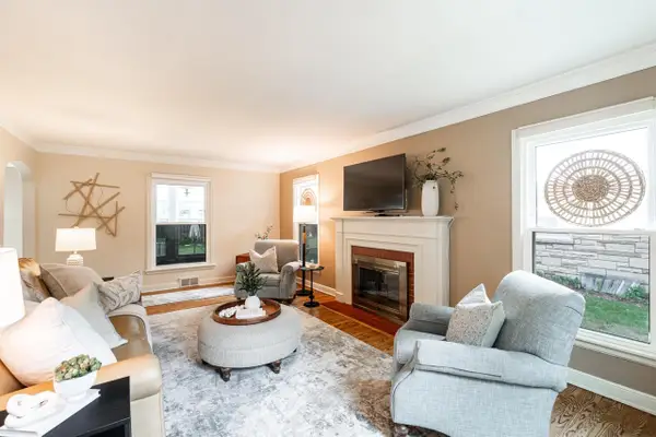 5656 N Milwaukee River PARKWAY, Glendale, WI 53209