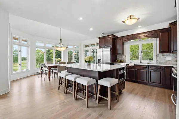 1801 E Bristlecone DRIVE, Hartland, WI 53029
