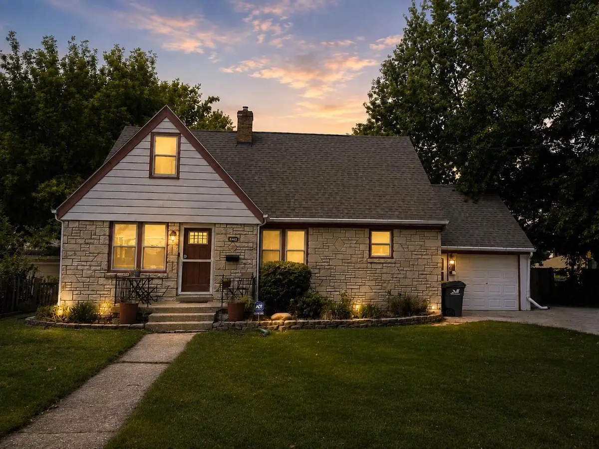 602 E College AVENUE, Waukesha, WI 53186 - #1