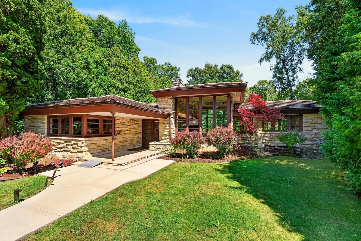 7030 N Lake DRIVE, Fox Point, WI 53217 - #1