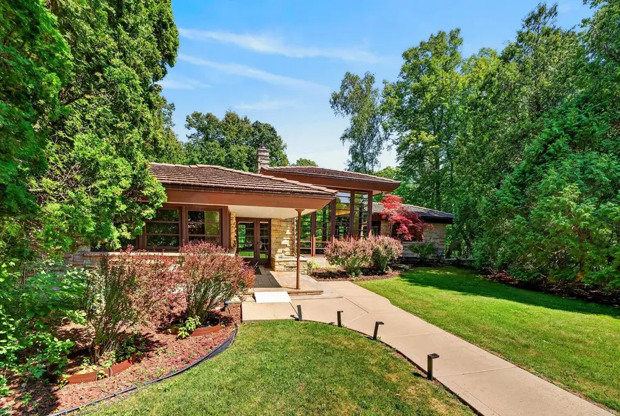 7030 N Lake DRIVE, Fox Point, WI 53217 - #3