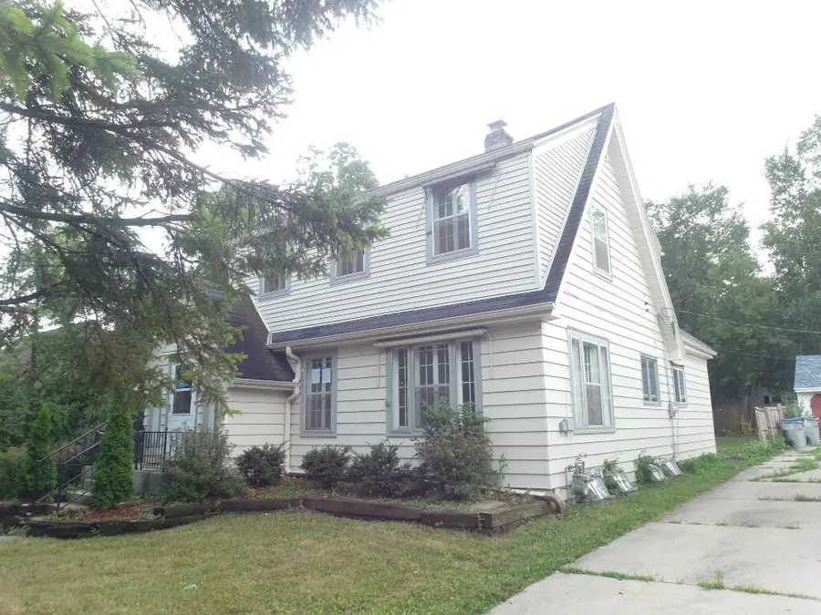 5839 N 35th STREET, Milwaukee, WI 53209 - #3