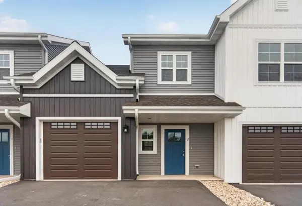 1675 Reigle DRIVE #2, Kewaskum, WI 53040