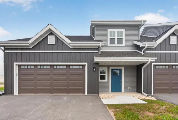 1675 Reigle DRIVE #1, Kewaskum, WI 53040
