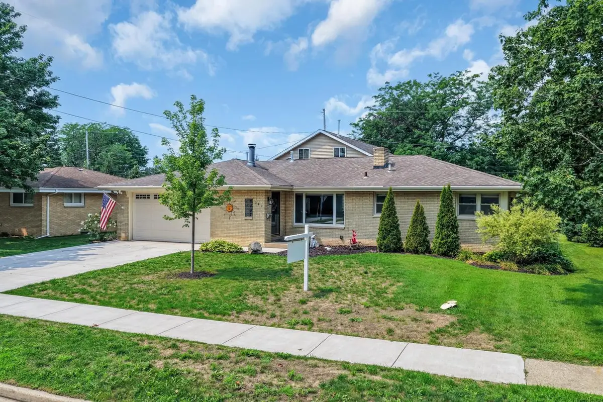 341 Dardis DRIVE, Burlington, WI 53105 - #1