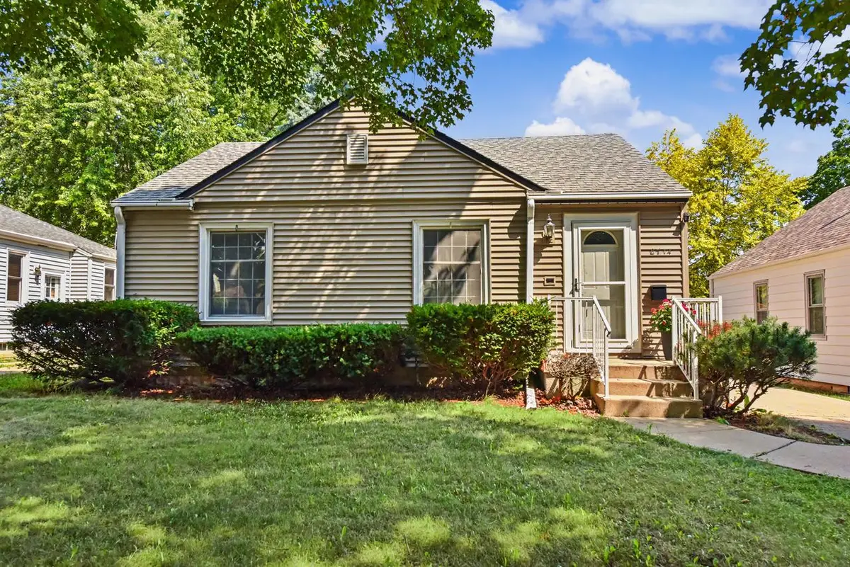 8714 W Hayes AVENUE, West Allis, WI 53227 - #1