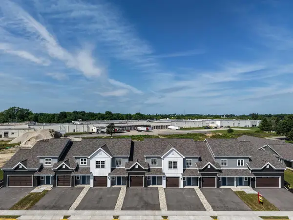 1675 Reigle DRIVE #5, Kewaskum, WI 53040