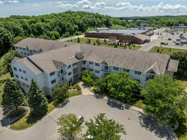 715 Canterberry COURT #212, West Bend, WI 53090