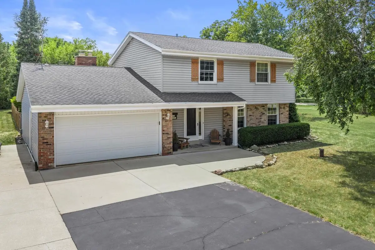 S79W31491 Green Meadow DRIVE, Mukwonago, WI 53149 - #1